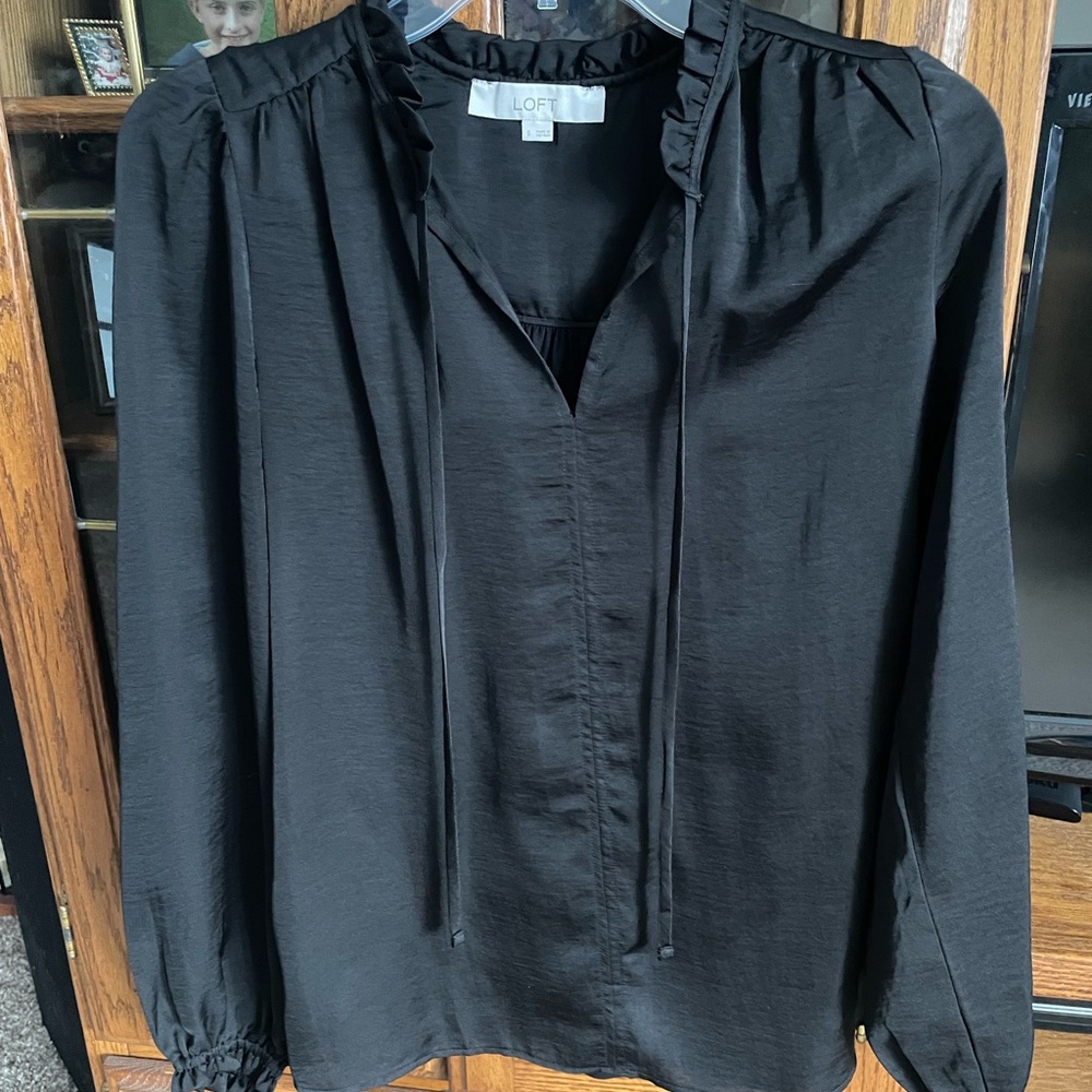 Loft long sleeve, ruffled neck, small, jet black or green cotton blend blouse